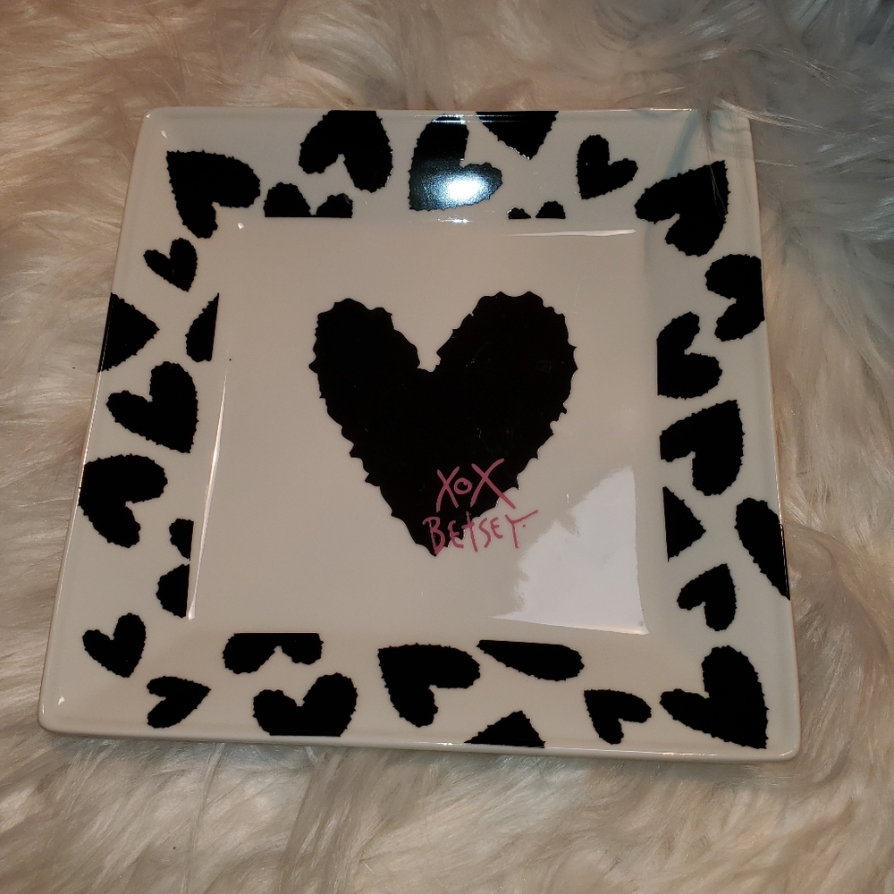 Betsey Johnson cake plate